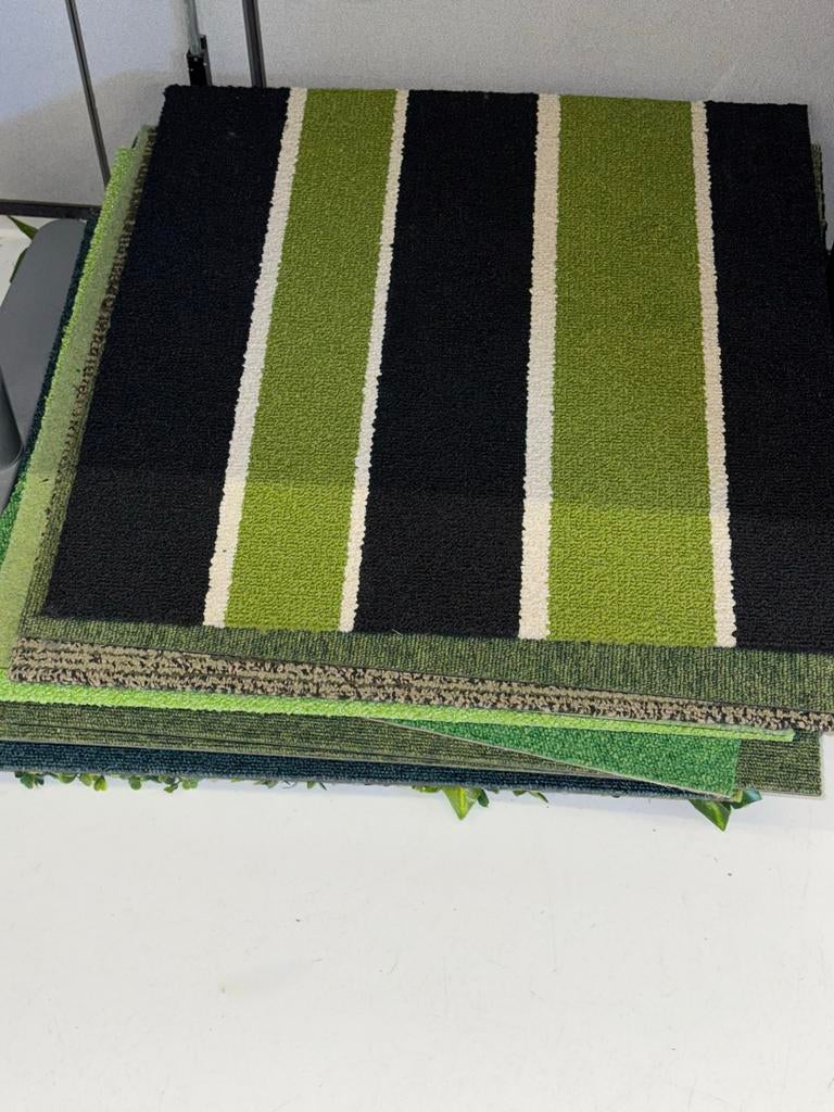 Tapijttegels 50x50 cm - Groene tinten - 16 stuks, Ophalen, Vierkant, Nieuw, 50 tot 100 cm