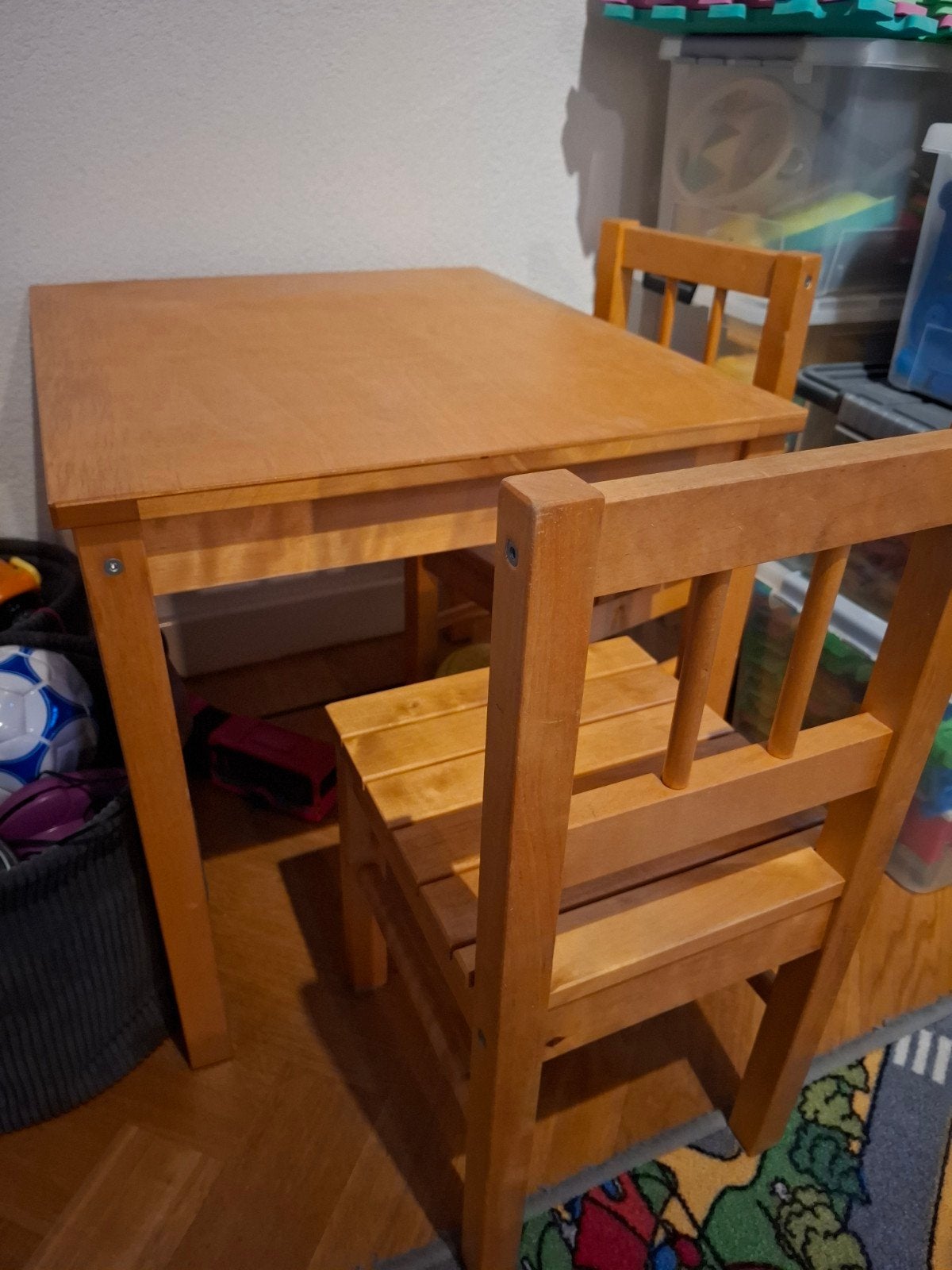 kinder tafeltje met 2 stoeltjes, Kinderen en Baby's, Ophalen, Gebruikt, Tafel(s) en Stoel(en)