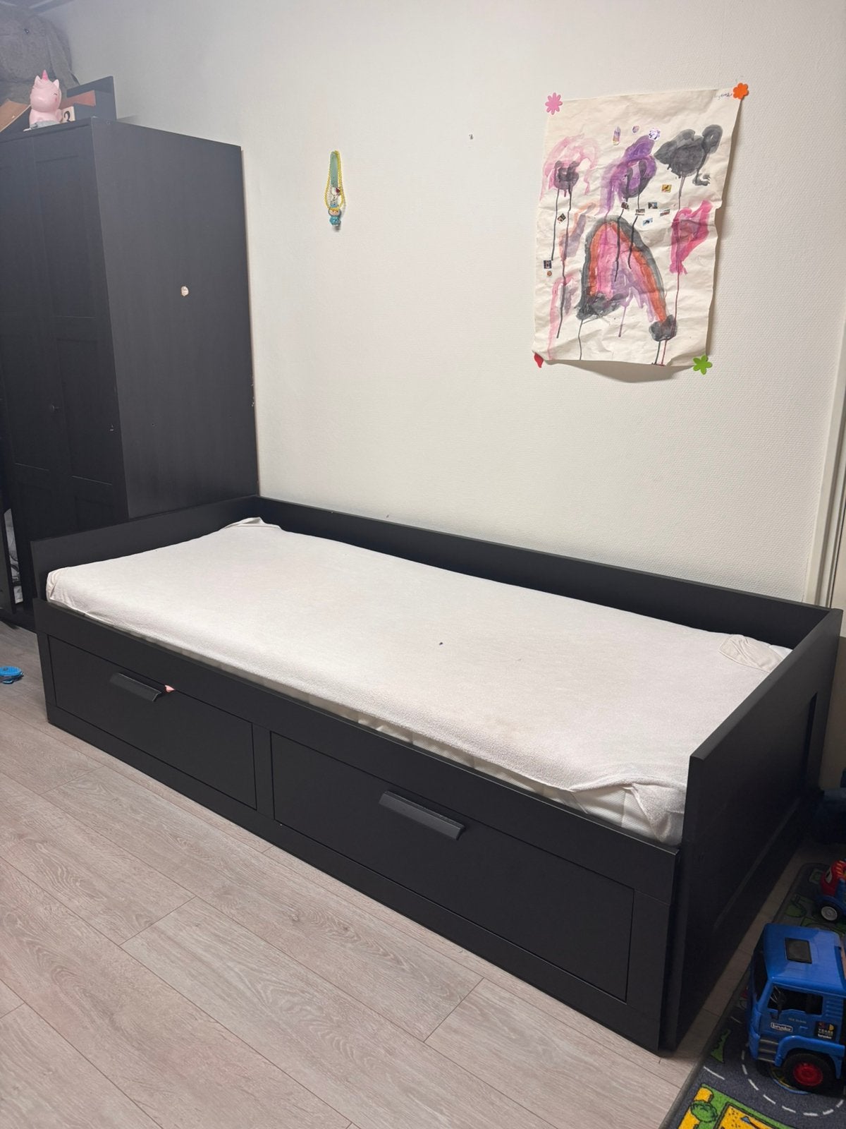 IKEA HEMNES uitschuifbed / bedbank incl. matras & beddengoed, Ophalen, Zwart, Tweepersoons, Zo goed als nieuw
