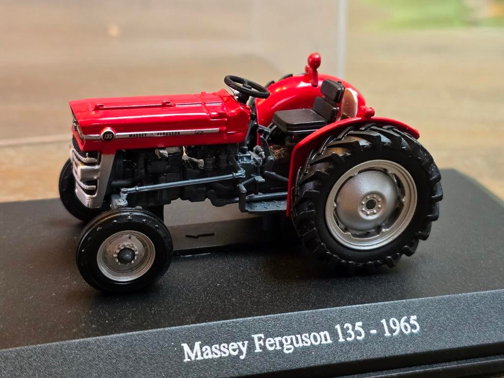 Weise Toys Massey Ferguson 135 Tractor Schaalmodel 1:32, Hobby en Vrije tijd, Modelauto's | 1:32, Nieuw, Tractor of Landbouw, Ophalen of Verzenden