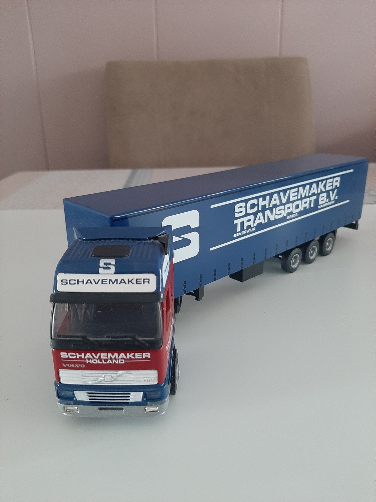 Volvo schaalmodel, Ophalen of Verzenden, Zo goed als nieuw, Bus of Vrachtwagen