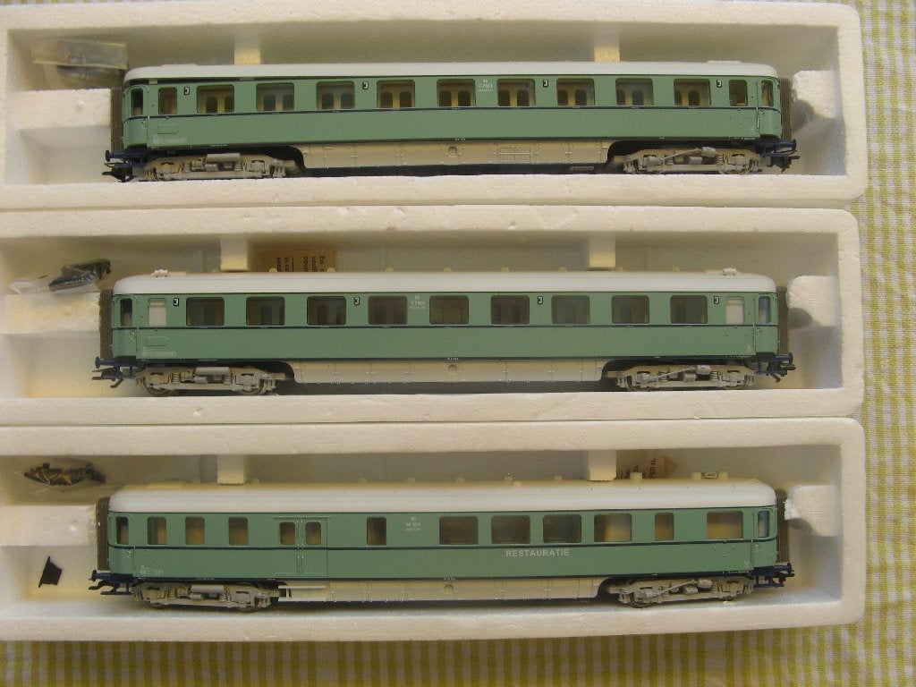 Roco 45670 (2x), 45672: 3-delige set turquoise NS-rijtuigen, Treinset, Gelijkstroom, Ophalen of Verzenden, Roco