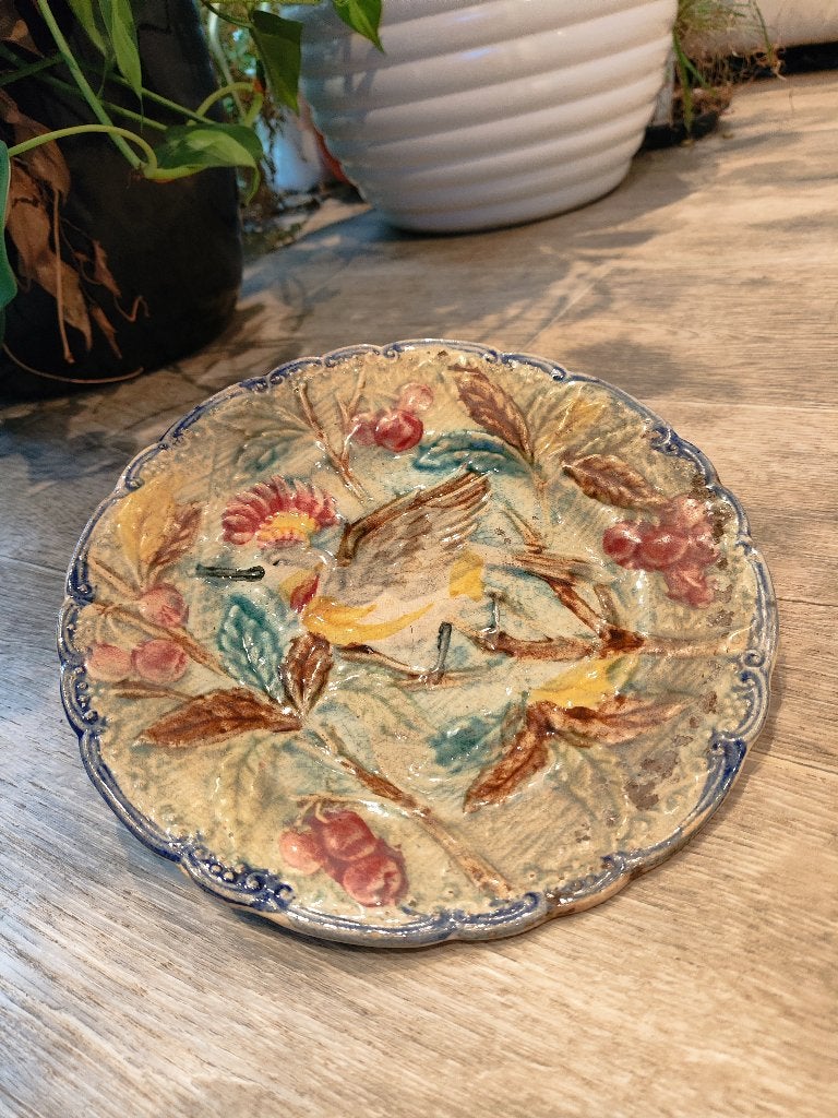 Antiek Wasmuël Majolica Bord – Vogel in Reliëf, Ophalen of Verzenden