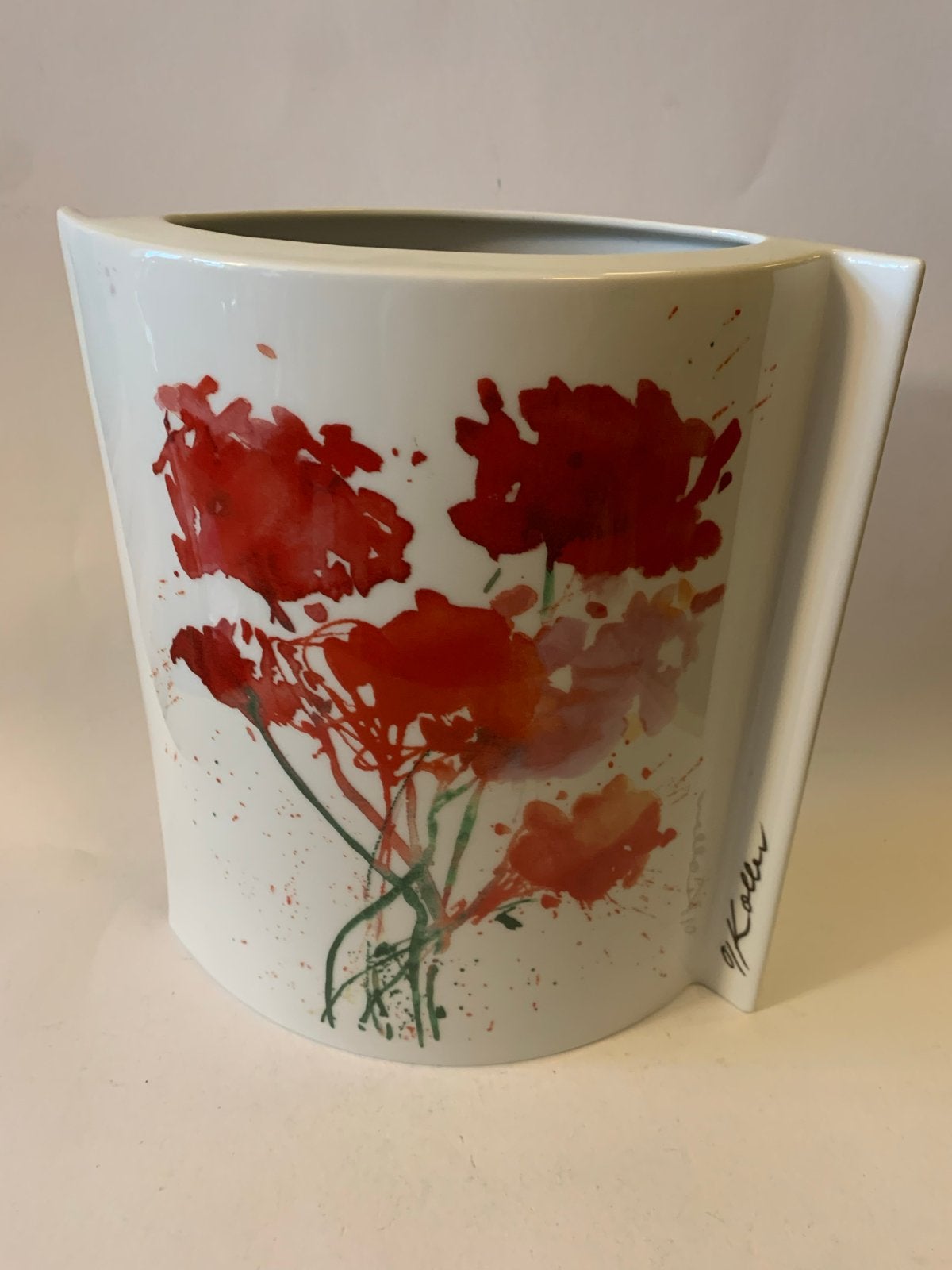 Königlich Tettau Koller Vaas met Rode Bloemen, Ophalen of Verzenden