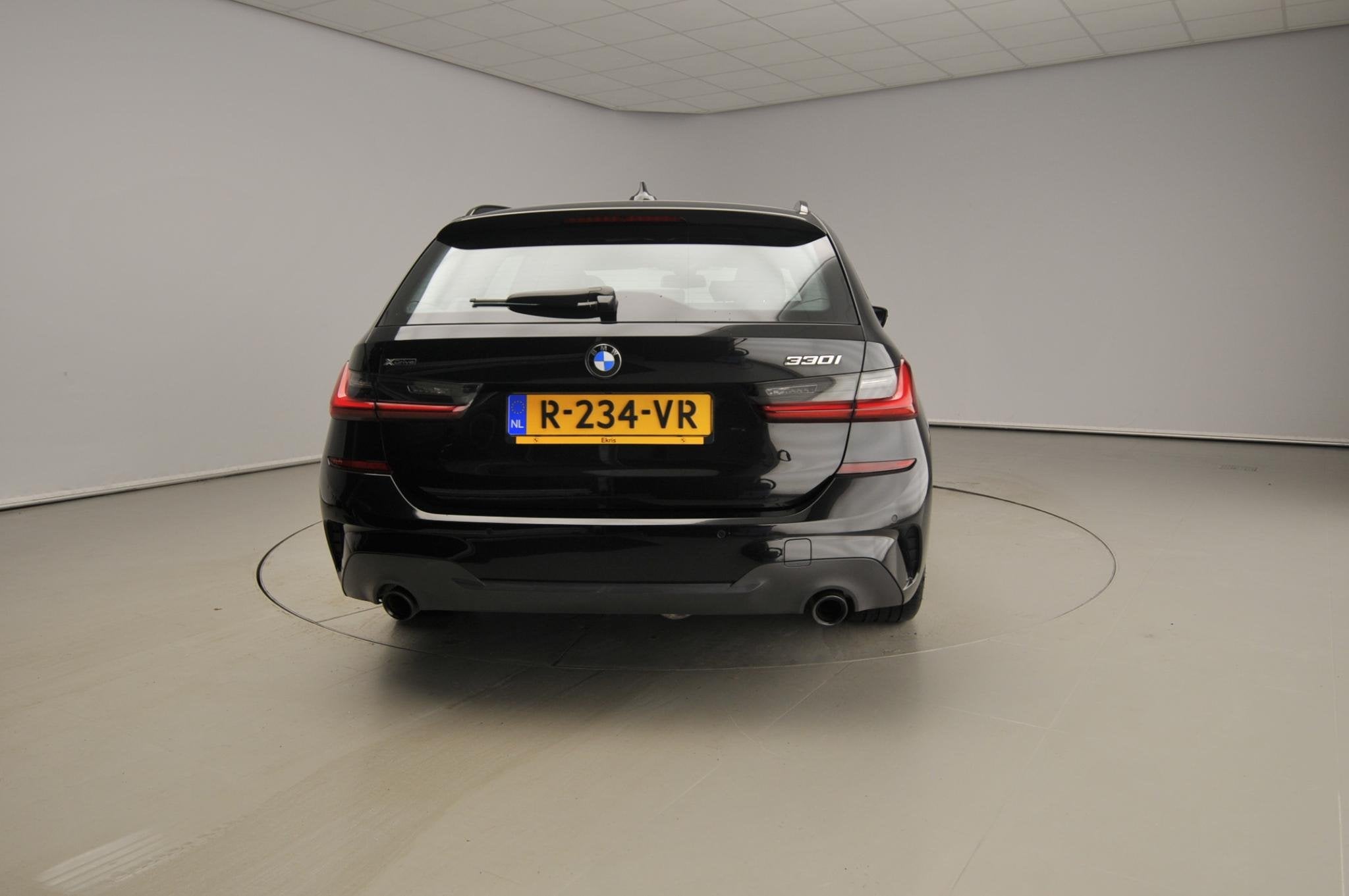 BMW 3 Serie Touring 330i xDrive | M-Sportpakket | LED | Lede, Automaat, 4 cilinders, Zwart, Vierwielaandrijving