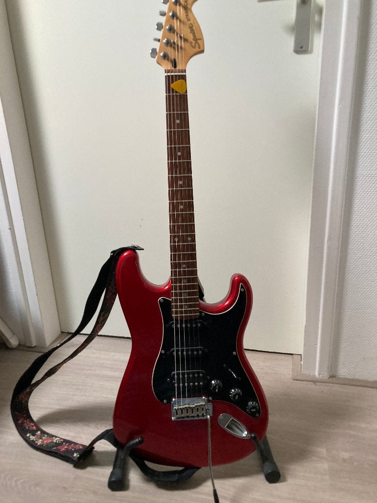 Nette Squire 20th anniversary ed met versterker, leuke prijs, Muziek en Instrumenten, Gebruikt, Met versterker, Solid body, Ophalen