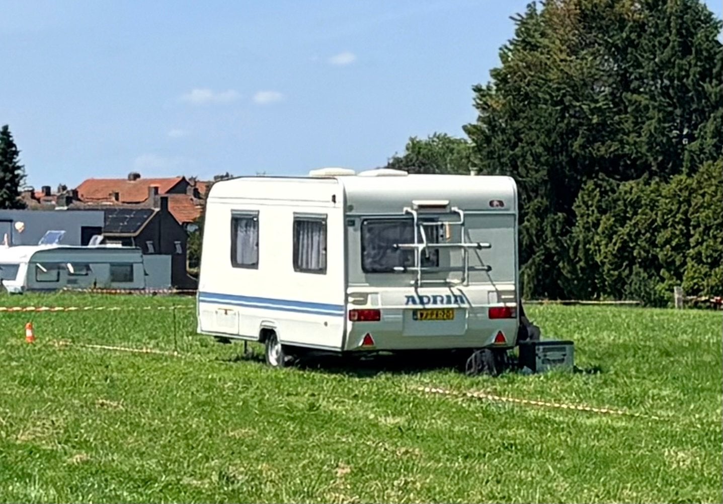 Adria Unica 432 PX met voortent, omnistore luifel en mover, Caravans en Kamperen, Vast bed, Kleine zit, 750 - 1000 kg, Particulier