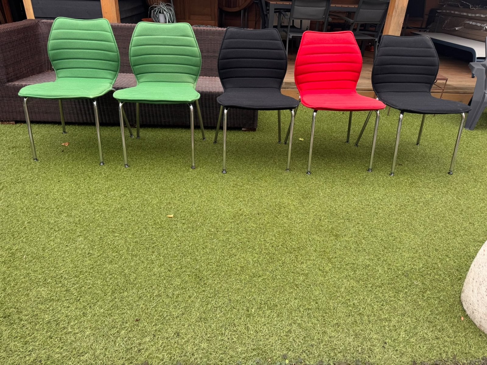 Set van 5 moderne eetkamerstoelen in diverse kleuren, Huis en Inrichting, Ophalen, Gebruikt, Overige kleuren, Metaal