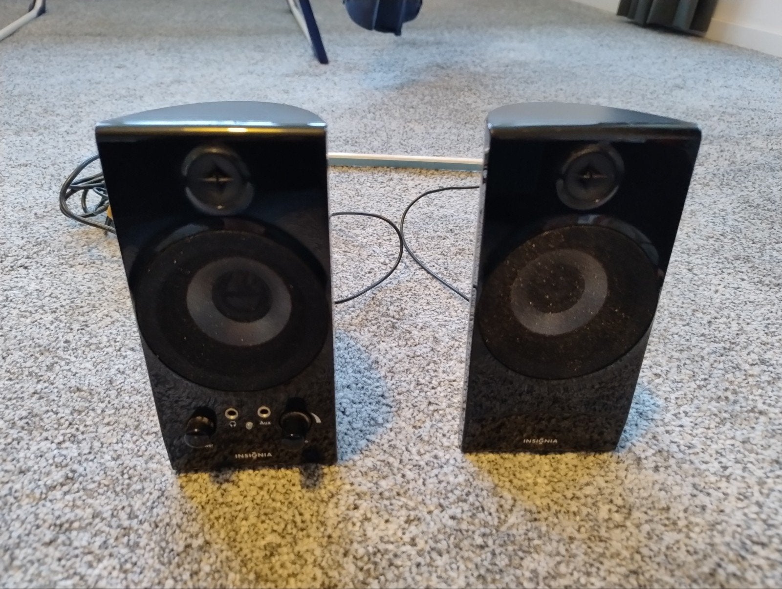 Insignia Speakers - Compact en Krachtig Geluid, Computers en Software, Pc speakers, Ophalen of Verzenden