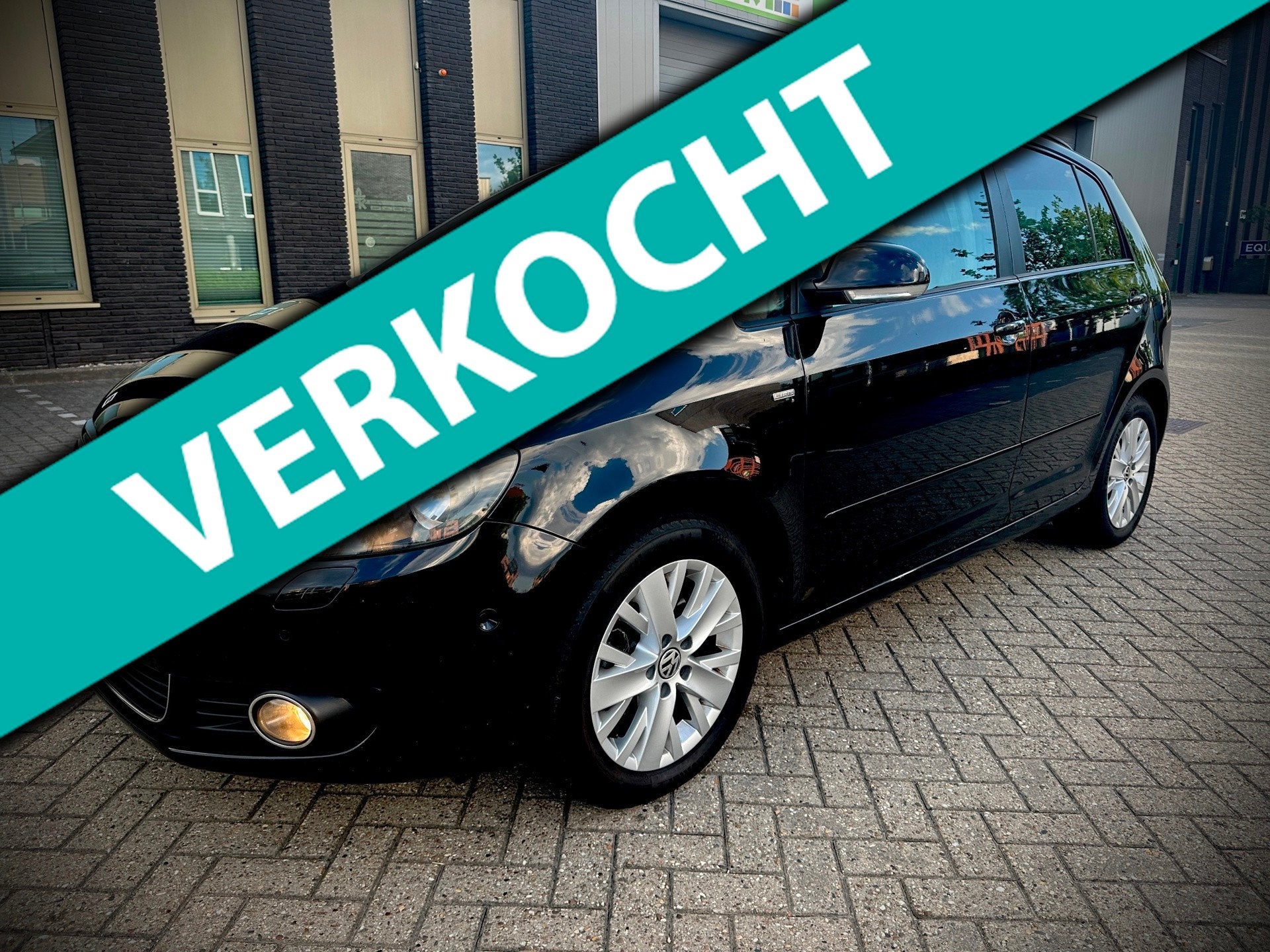 Volkswagen Golf Plus 1.6 TDI Highline BlueMotion AUTOMAAT, N, Gebruikt, 1367 kg, 4 cilinders, Zwart