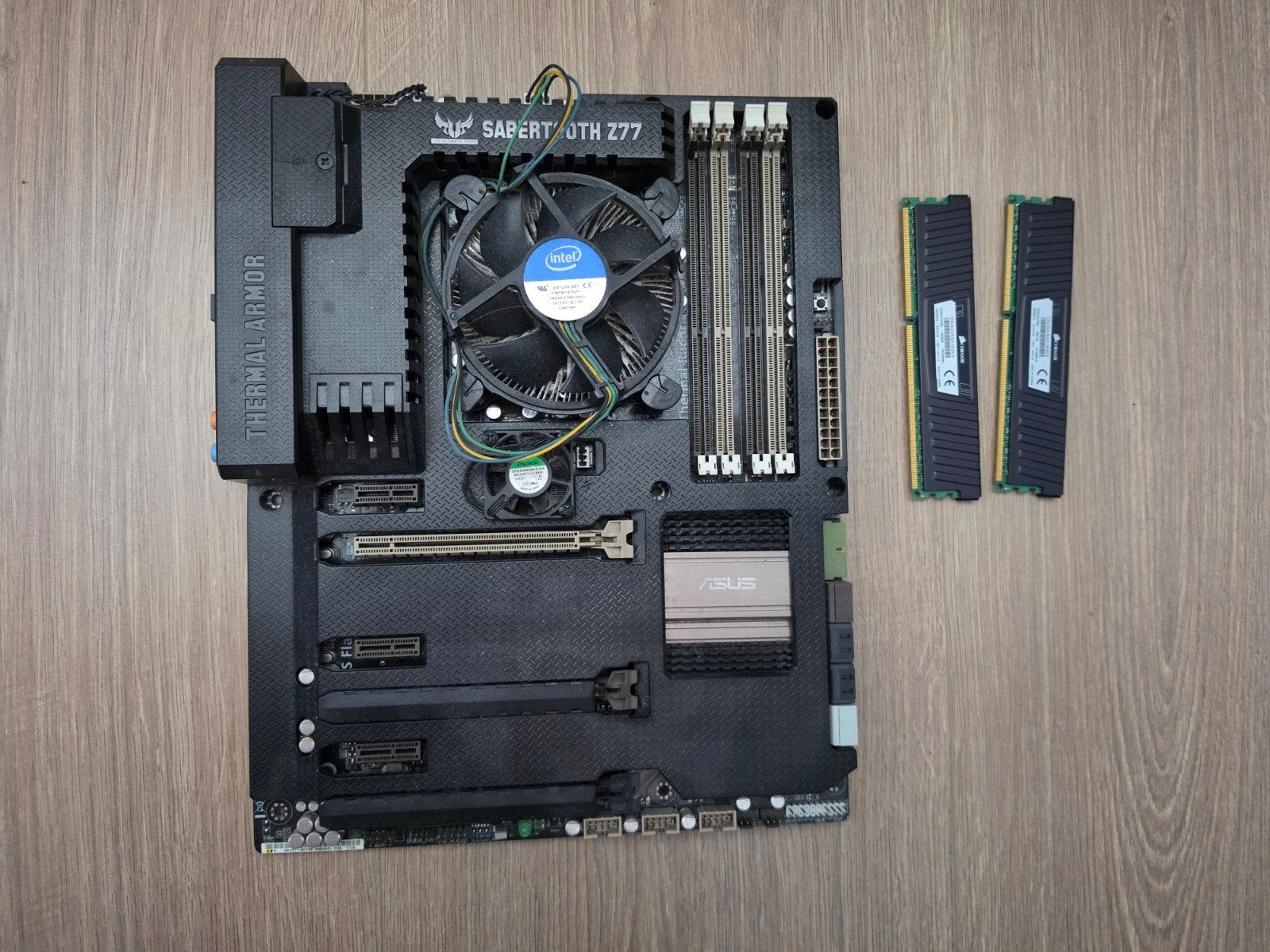 Asus sabertooth z77 moederbord / i7 3770K / 8 gig geheugen, Computers en Software, Ophalen, DDR3