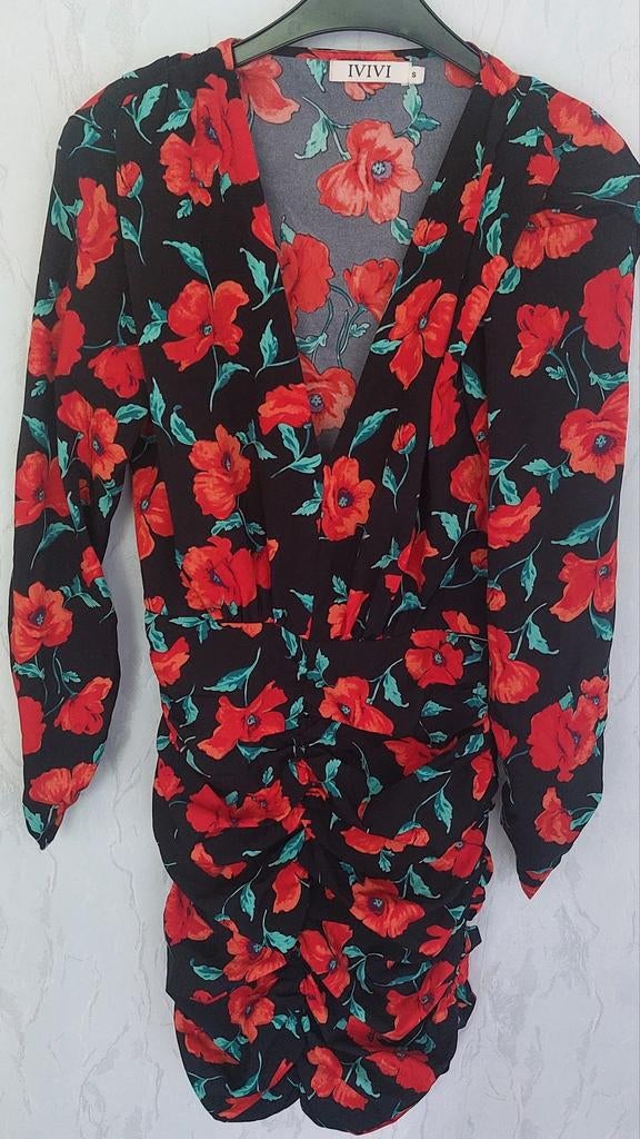 IVIVI Zwart Jurkje met Rode Bloemenprint - Maat S, Zwart, Ophalen of Verzenden, Zo goed als nieuw, Maat 36 (S)