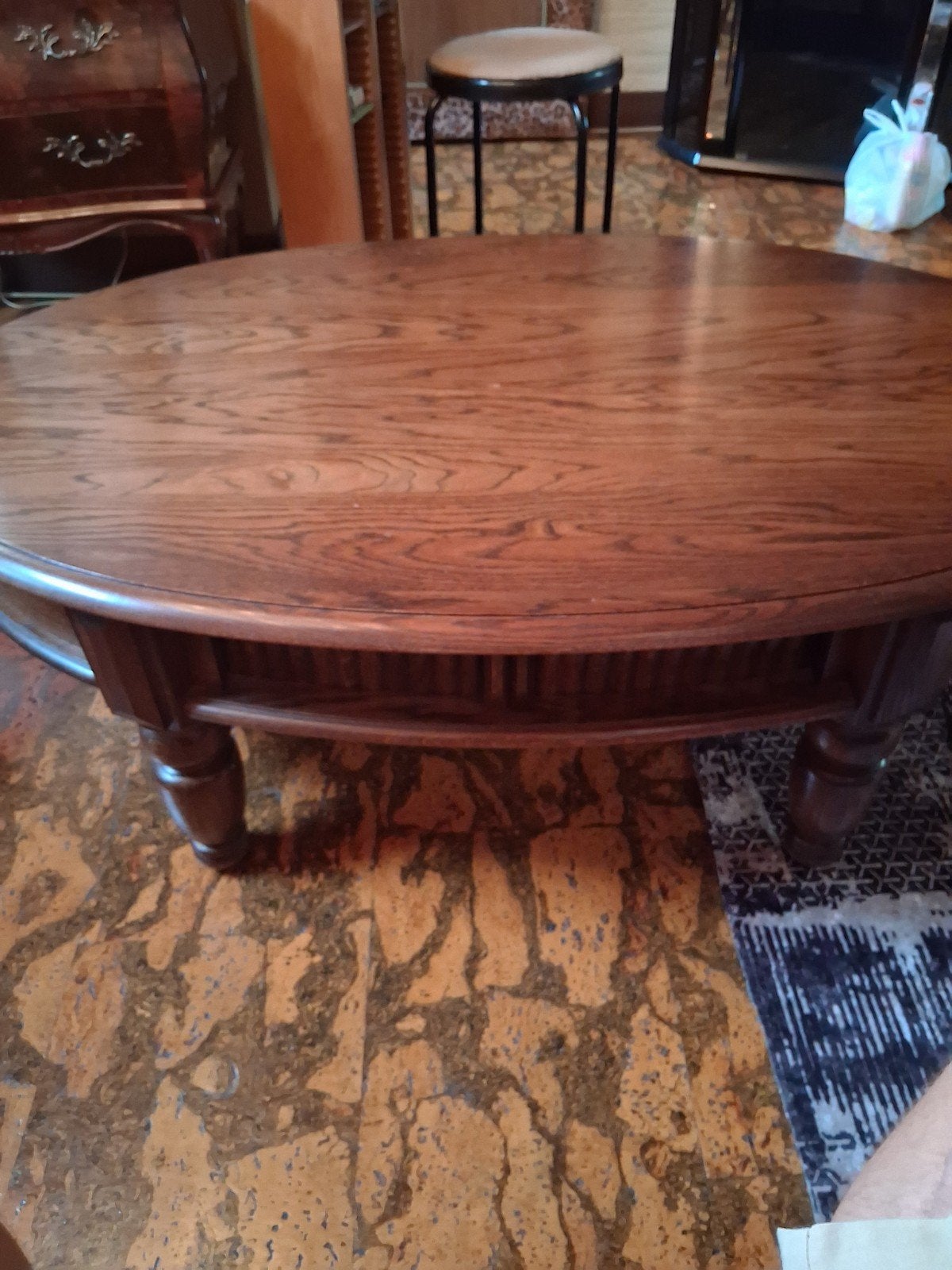 Ovale houten salontafel met opbergruimte, Ophalen