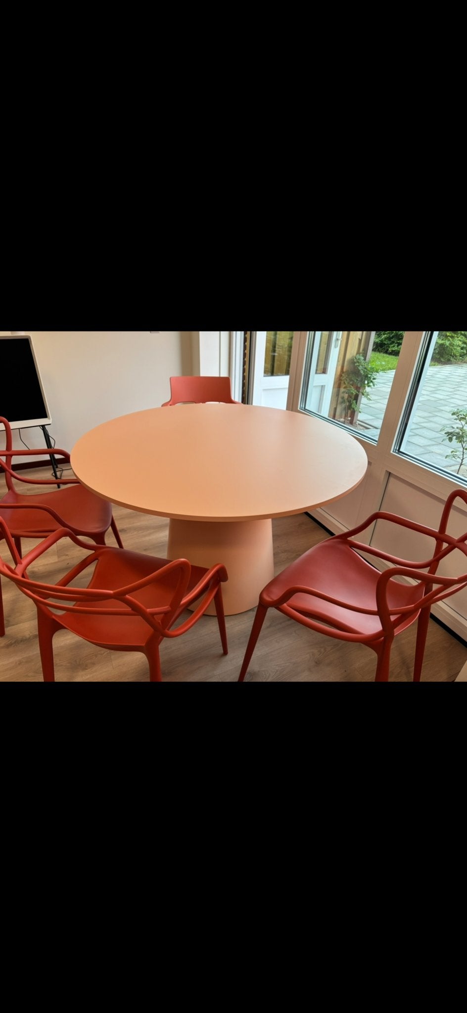 Roze MDF Ronde Eettafel - Diameter 120 cm, Huis en Inrichting, Ophalen, Overige materialen, 100 tot 150 cm, Rond