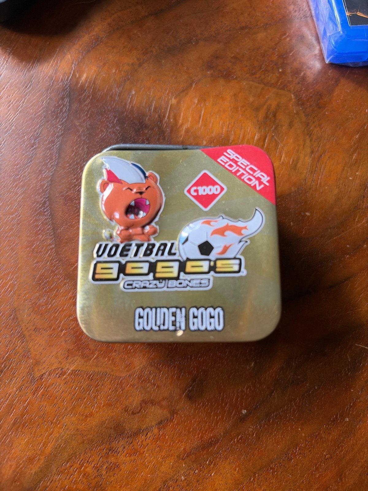 Voetbal Gogo's Crazy Bones Gouden Gogo Special Edition, Ophalen of Verzenden, Zo goed als nieuw, Overige sporten, Beeldje of Poppetje