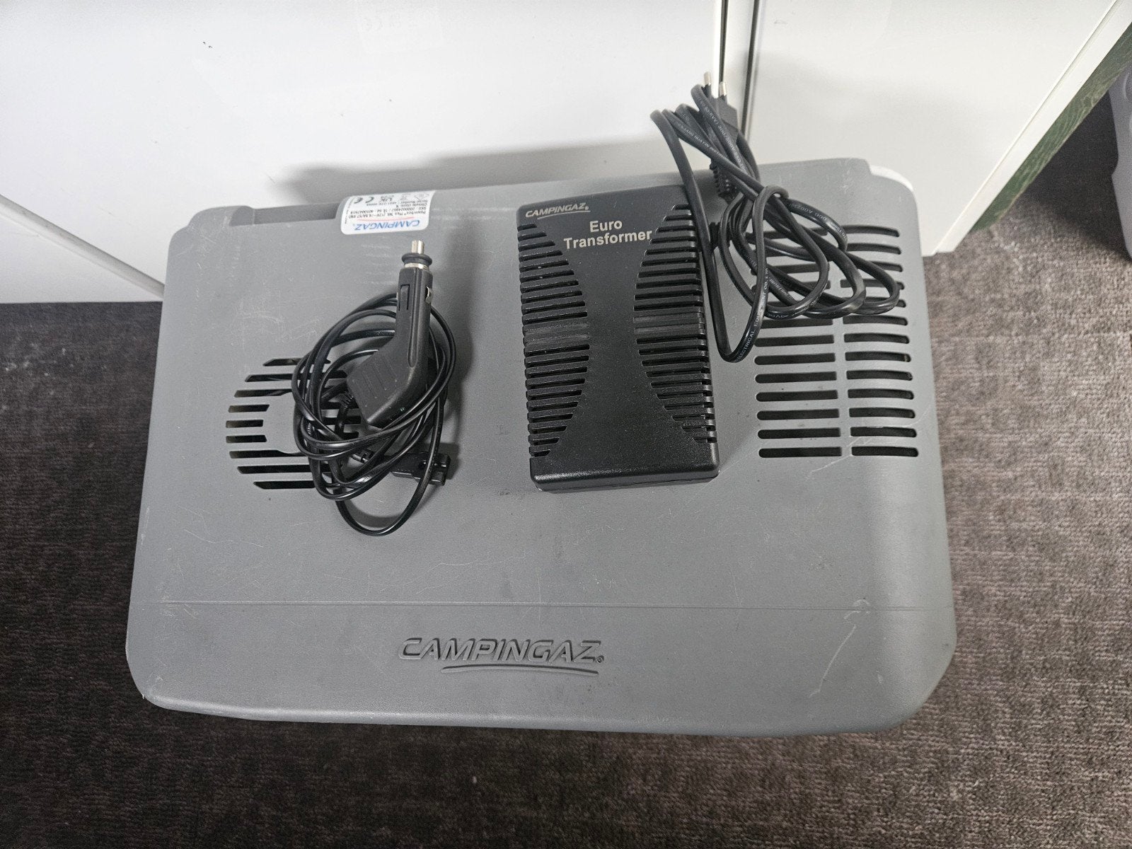 Koelbox 12v en 220volt, Ophalen of Verzenden, Elektrisch
