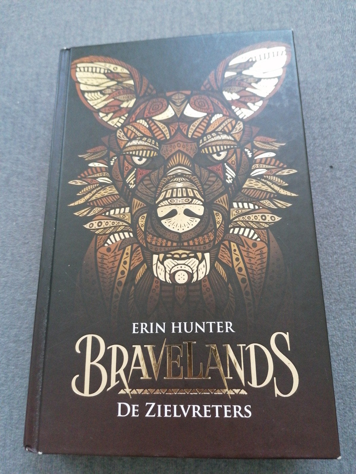Bravelands: De Zielvreters - Erin Hunter (Zo goed als nieuw), Ophalen of Verzenden, Zo goed als nieuw, Erin Hunter