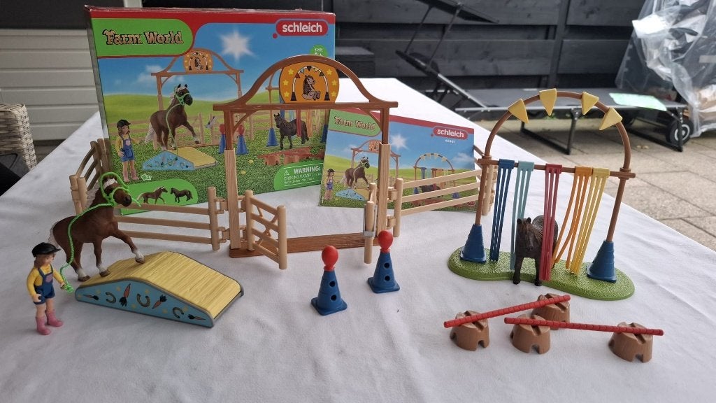 Schleich Farm World 42481 Pony Agility Training, Ophalen of Verzenden, Zo goed als nieuw