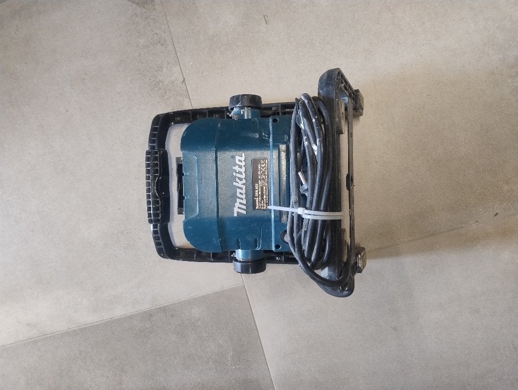 Makita accu lamp, Ophalen, Gebruikt, Minder dan 50 watt, Lamp
