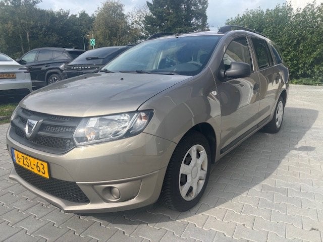 Dacia Logan 0.9 66KW TCE MCV 2015 Bruin trekhaak airco, Auto's, Voorwielaandrijving, 898 cc, Stof, 40 €/maand