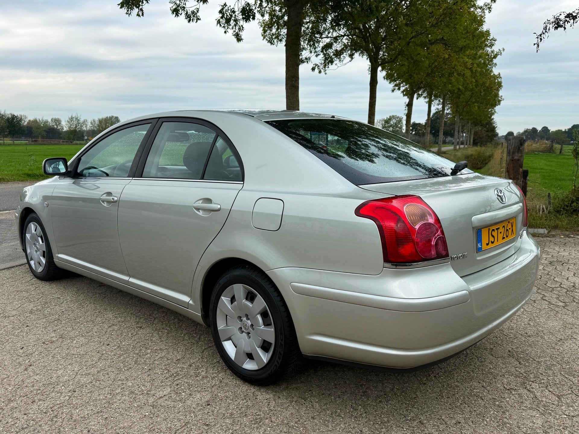 Toyota Avensis 2.0 VVTi Executive, Zeer Luxe uitvoering Auto, 1998 cc, Zwart, Leder, Bedrijf