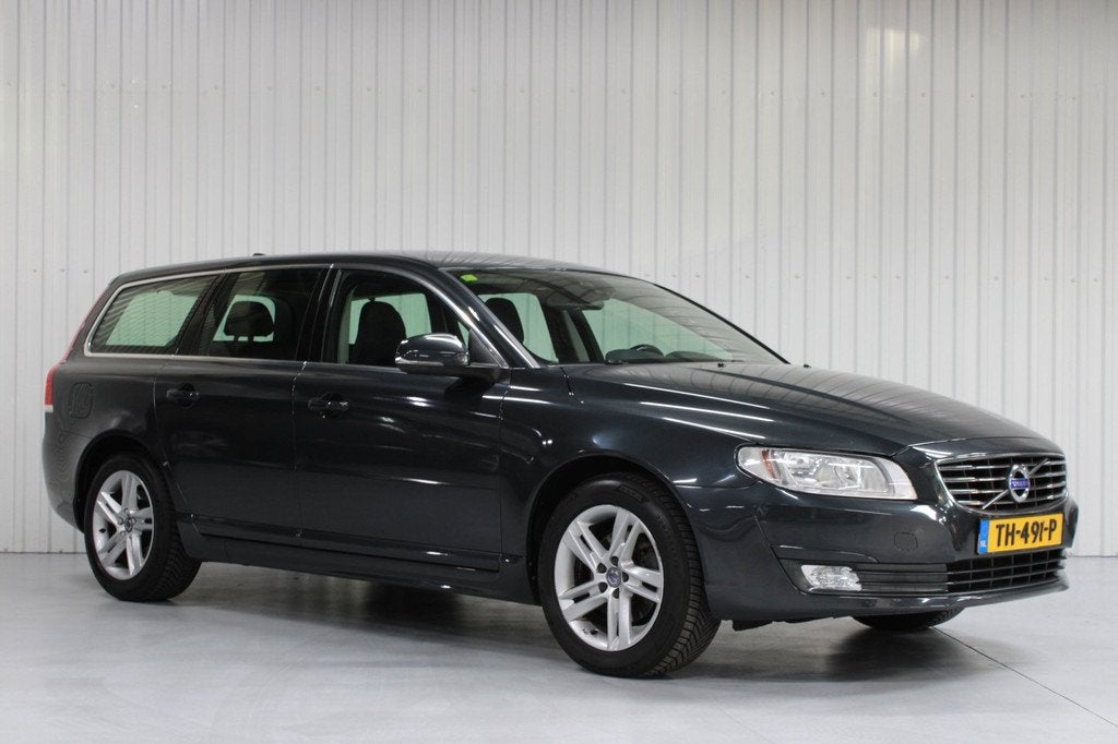 Volvo V70 2.0 D2 Classic Edition, 4 cilinders, 1969 cc, Diesel, 22 km/l