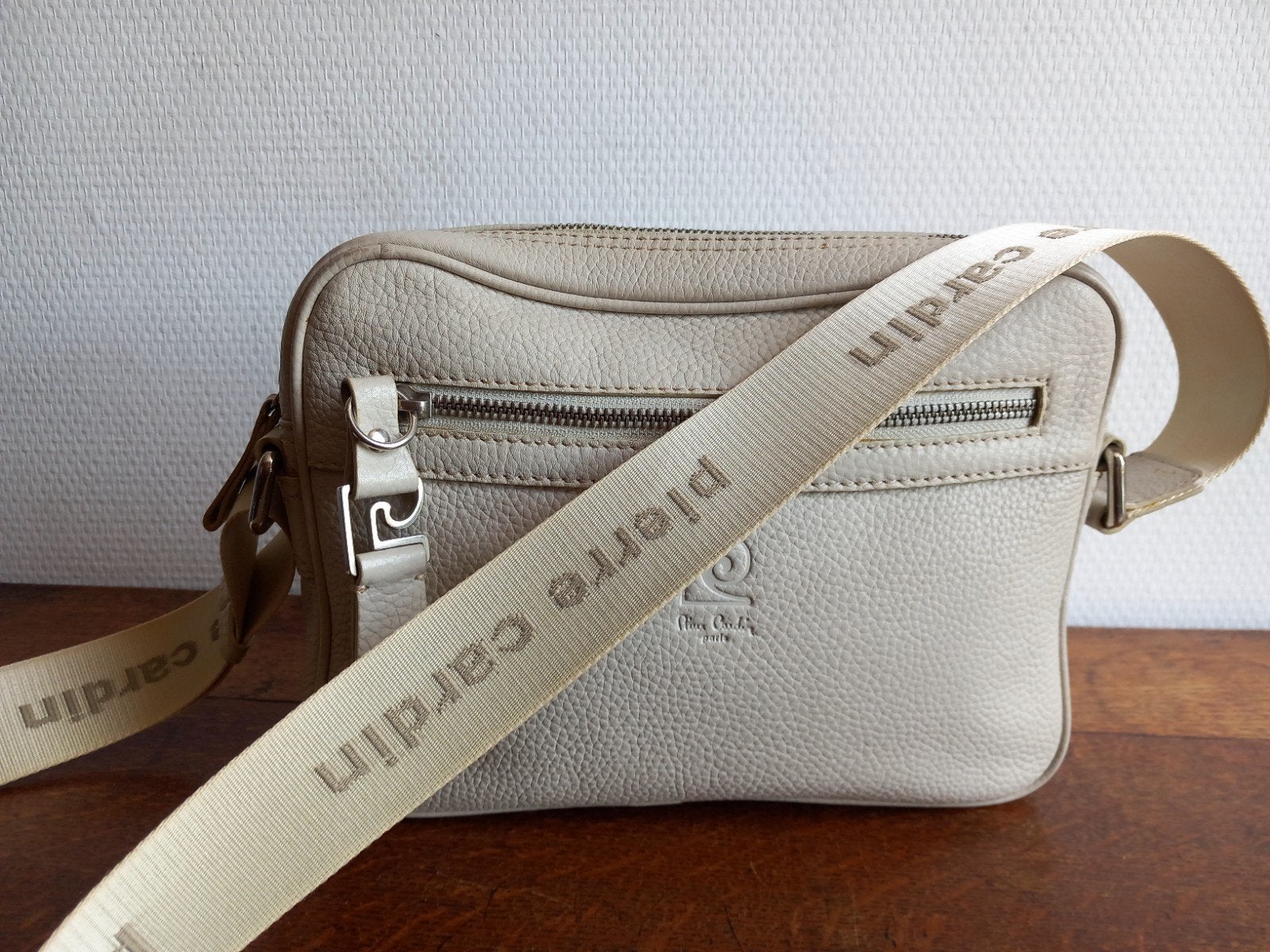 Originele Pierre Cardin lederen tas., Sieraden, Tassen en Uiterlijk, Tassen | Damestassen, Ophalen of Verzenden, Beige, Handtas
