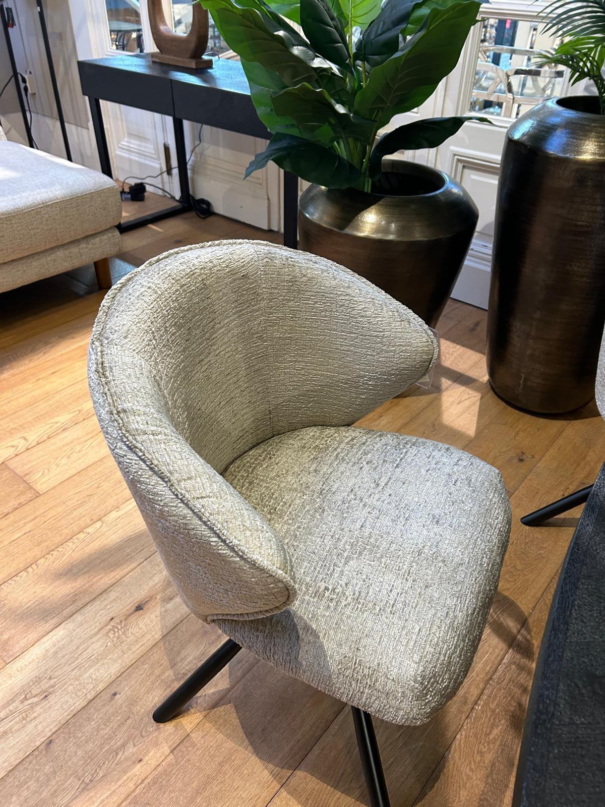 Luxe stoelen (eettafel) Design stoel Calmore, Huis en Inrichting, Ophalen, Nieuw, Stof