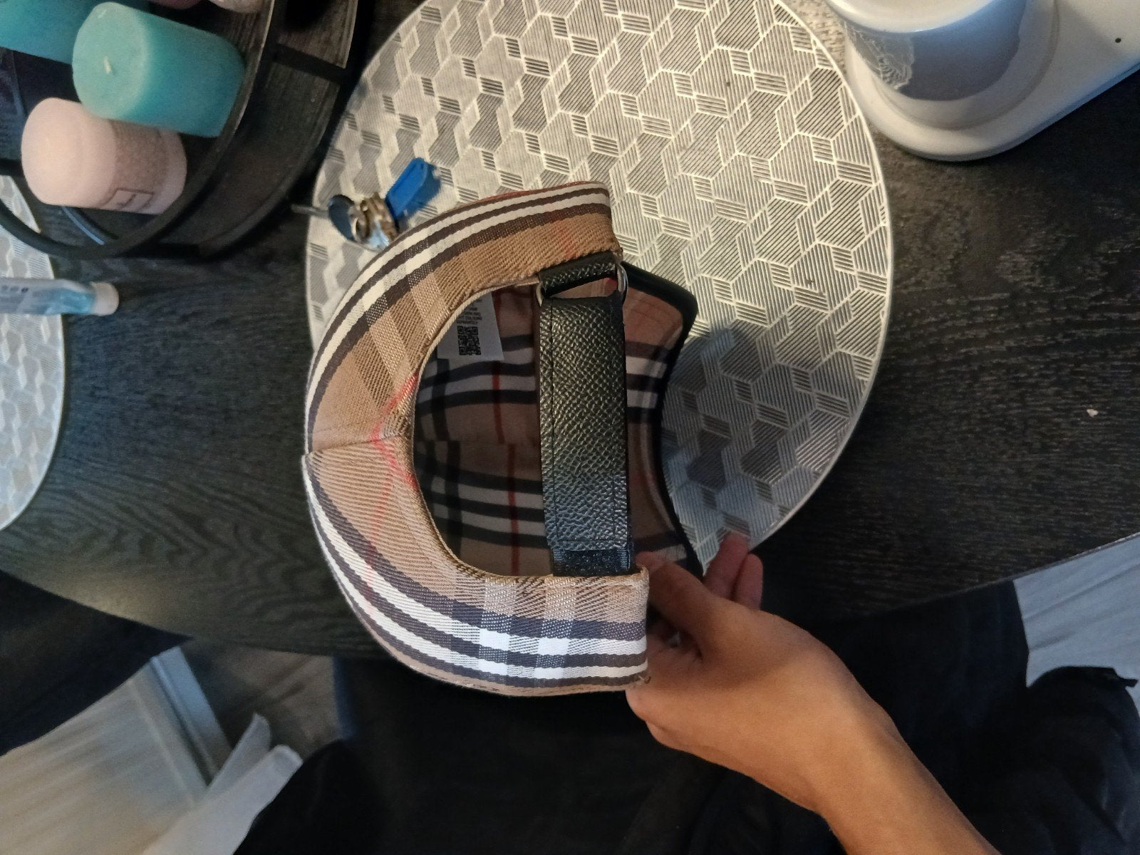 Burberry pet in klassiek ruitpatroon, Kleding | Dames, Hoeden en Petten, Burberry, One size fits all, Ophalen of Verzenden, Pet