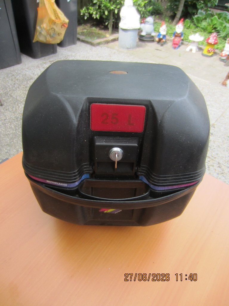 helm koffer, Ophalen, Gebruikt