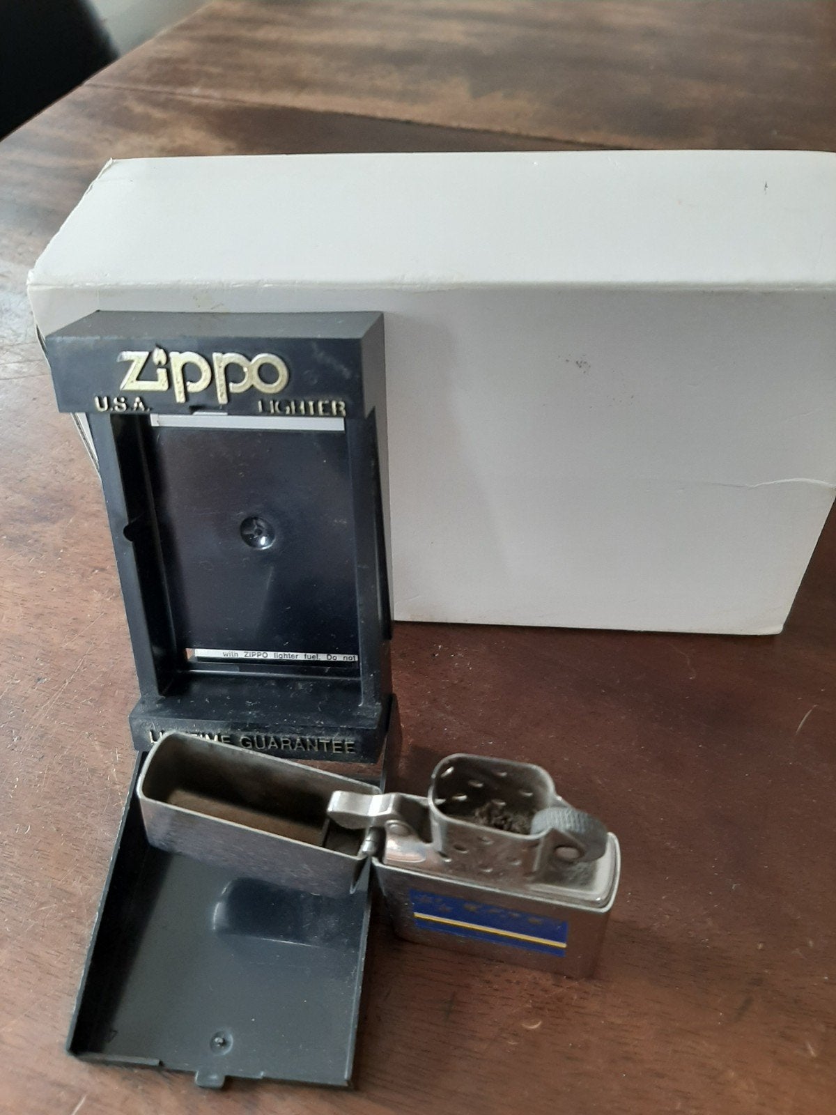Zippo aansteker met Curaçao vlag - Zo goed als nieuw, Ophalen of Verzenden, Zo goed als nieuw, Aansteker