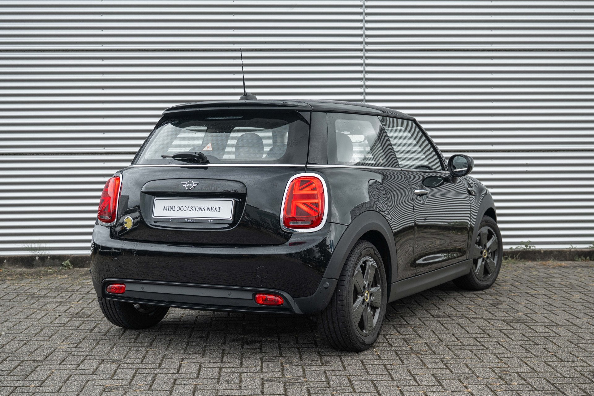 MINI Electric Essential / Sportstoelen / Cruise Control / LE, Auto's, Dealer onderhouden, Stof, Met garantie (alle), 4 stoelen