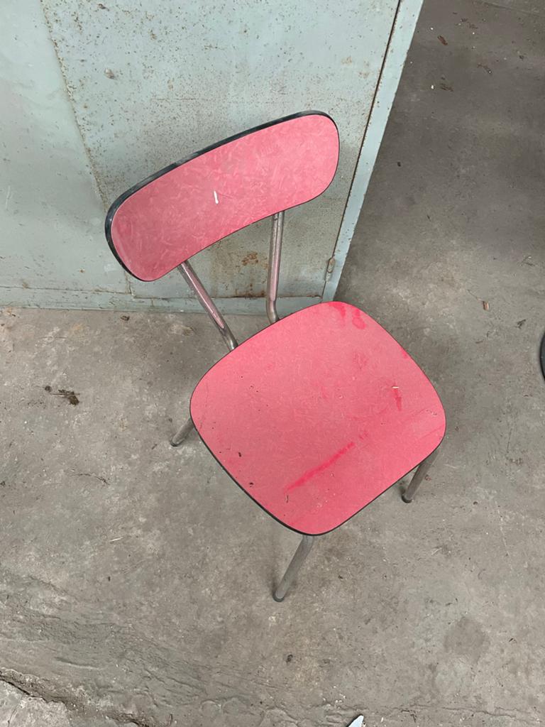 Vintage retro rode stoel met metalen frame, Ophalen