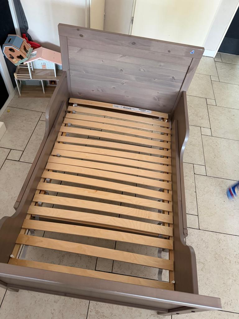 IKEA Sundvik meegroeibed bruin met lattenbodem, Kinderen en Baby's, Kinderkamer | Bedden, Ophalen, 85 tot 100 cm, Gebruikt, Lattenbodem