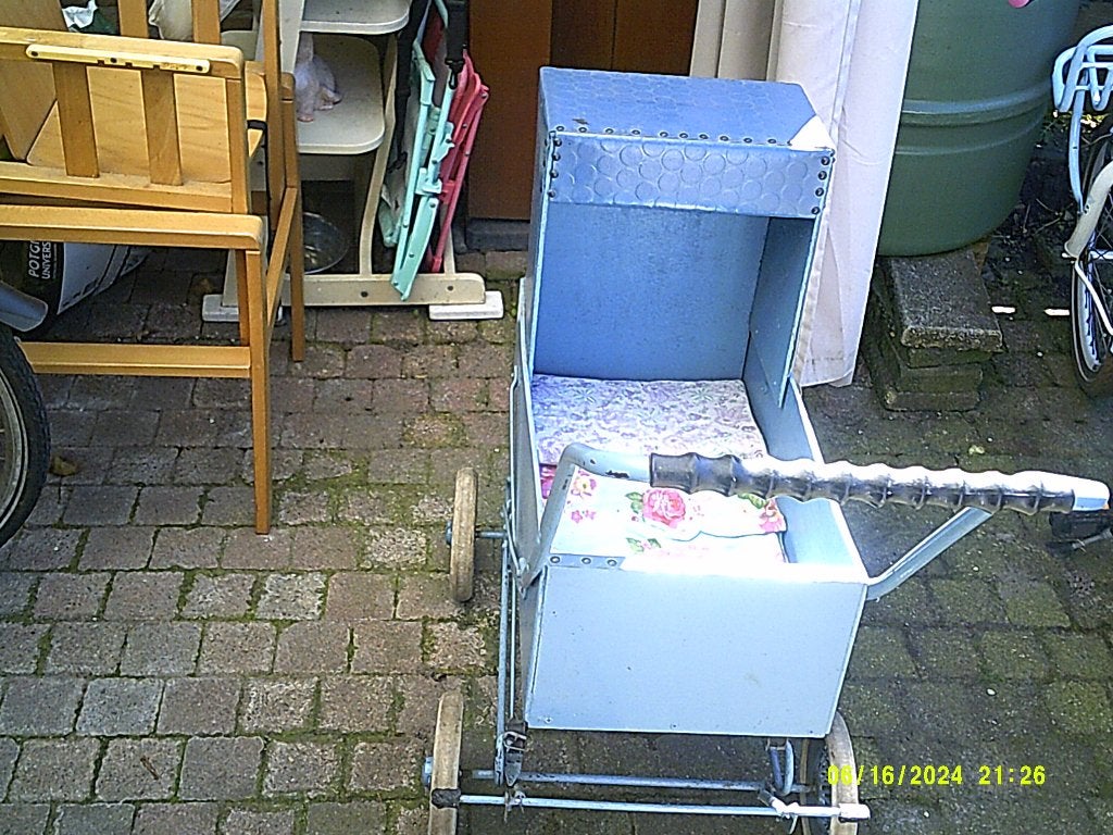 antiek kinderwagentjde, Ophalen, Gebruikt