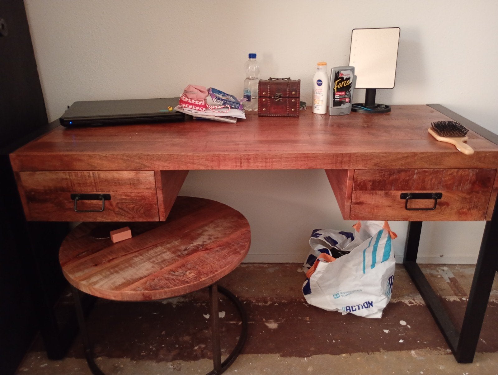 Mango houten bureau, Ophalen, Zo goed als nieuw