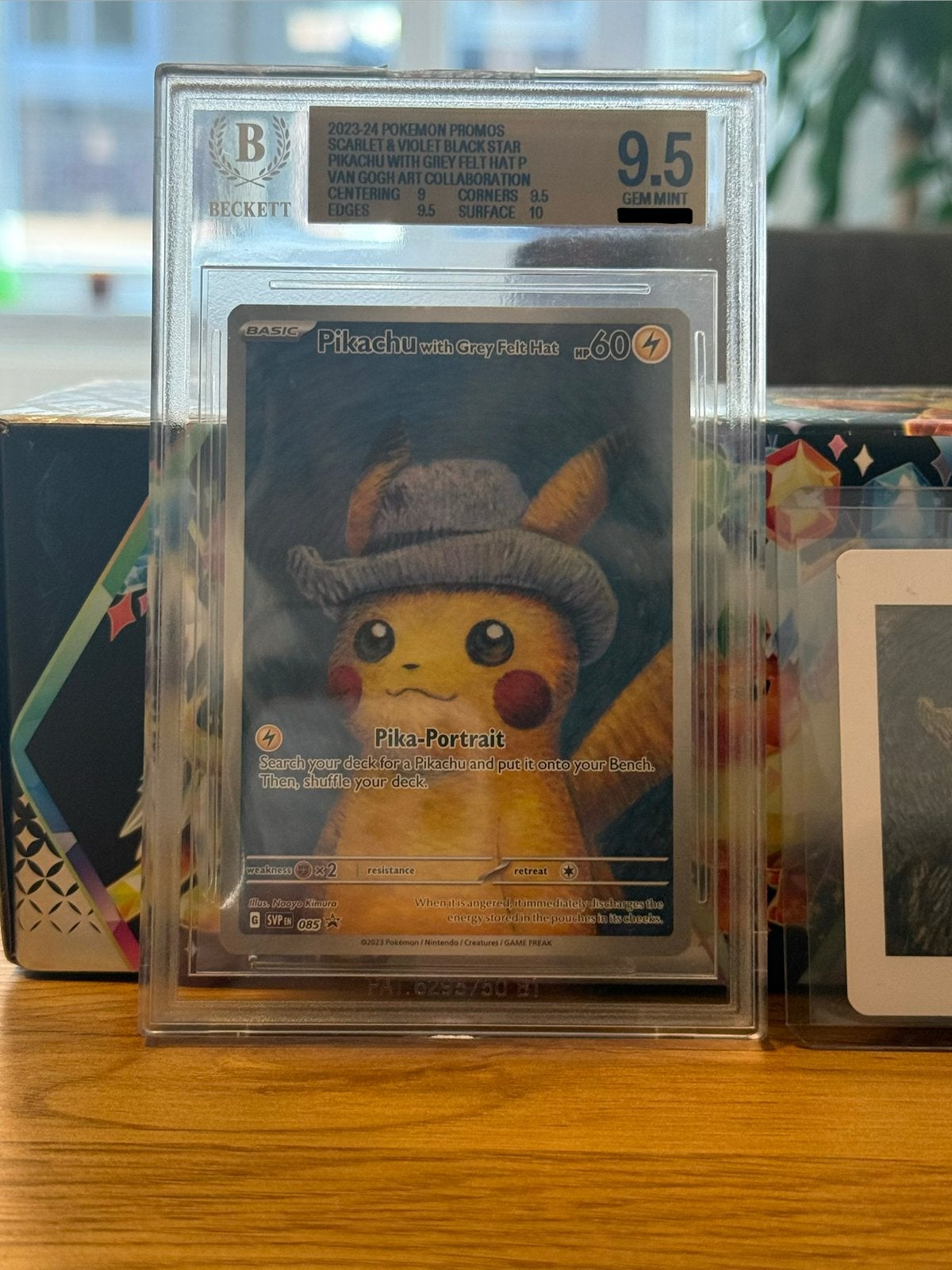Pokémon TCG - Pikachu with Grey Felt Hat BGS 9.5 SVP 085, Ophalen of Verzenden, Nieuw