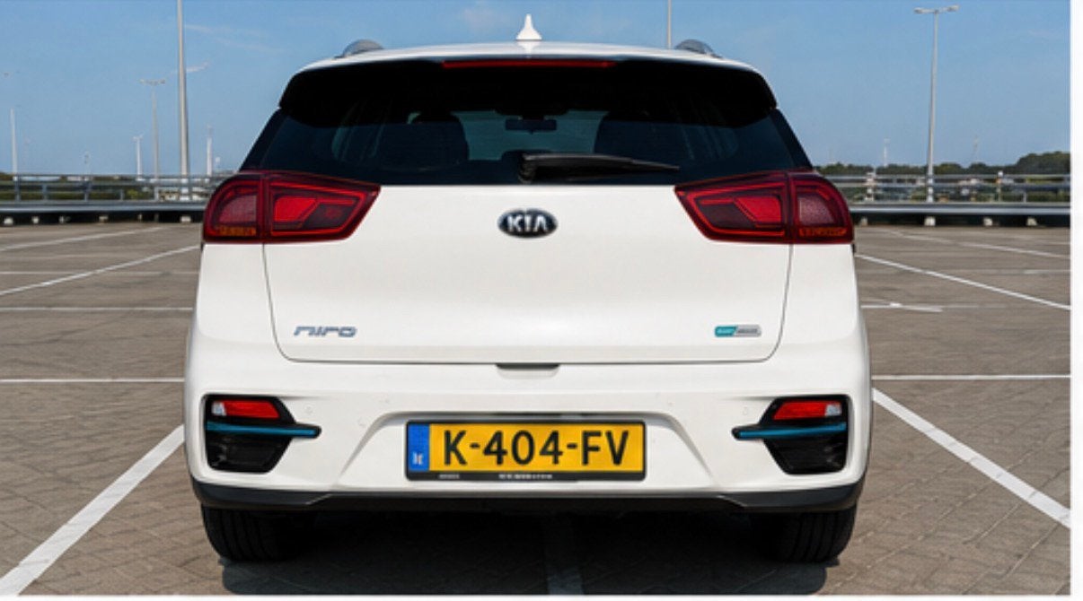 Kia E-Niro Edition 64 kWh SOH 95 % FASE 3 € 21.950, Auto's, Kia, 1712 kg, Leder en Stof, Wit, Elektrisch