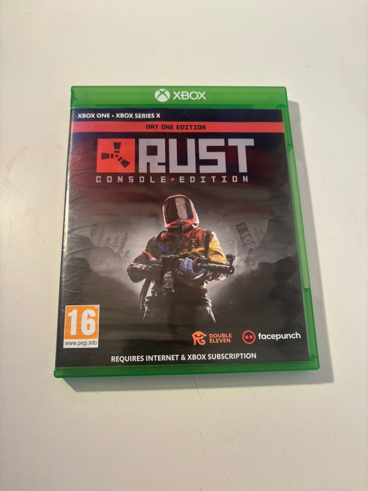 Rust Console Edition Day One Edition Xbox One/Xbox Series X, Online, 1 speler, Ophalen of Verzenden, Zo goed als nieuw