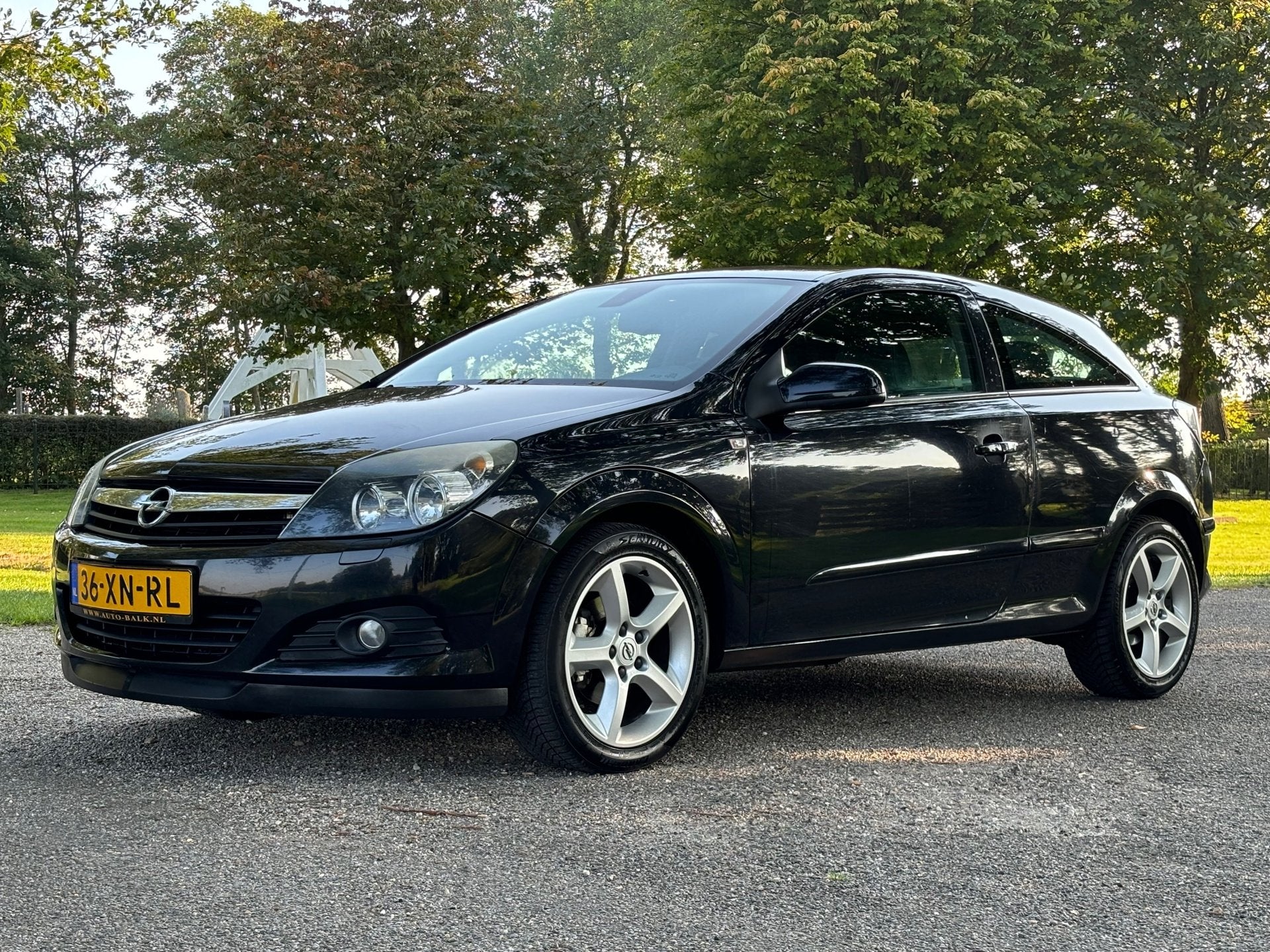 Opel Astra GTC 1.8 Cosmo |Airco + CRUISE CONTROL|, Auto's, Gebruikt, 4 cilinders, 1165 kg, 1796 cc