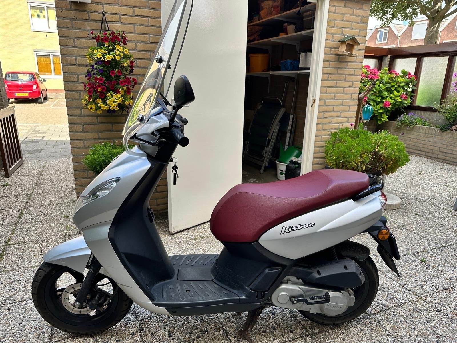 Peugeot Kisbee Scooter - Start wel, valt uit, Ophalen of Verzenden, Gebruikt, Overige modellen