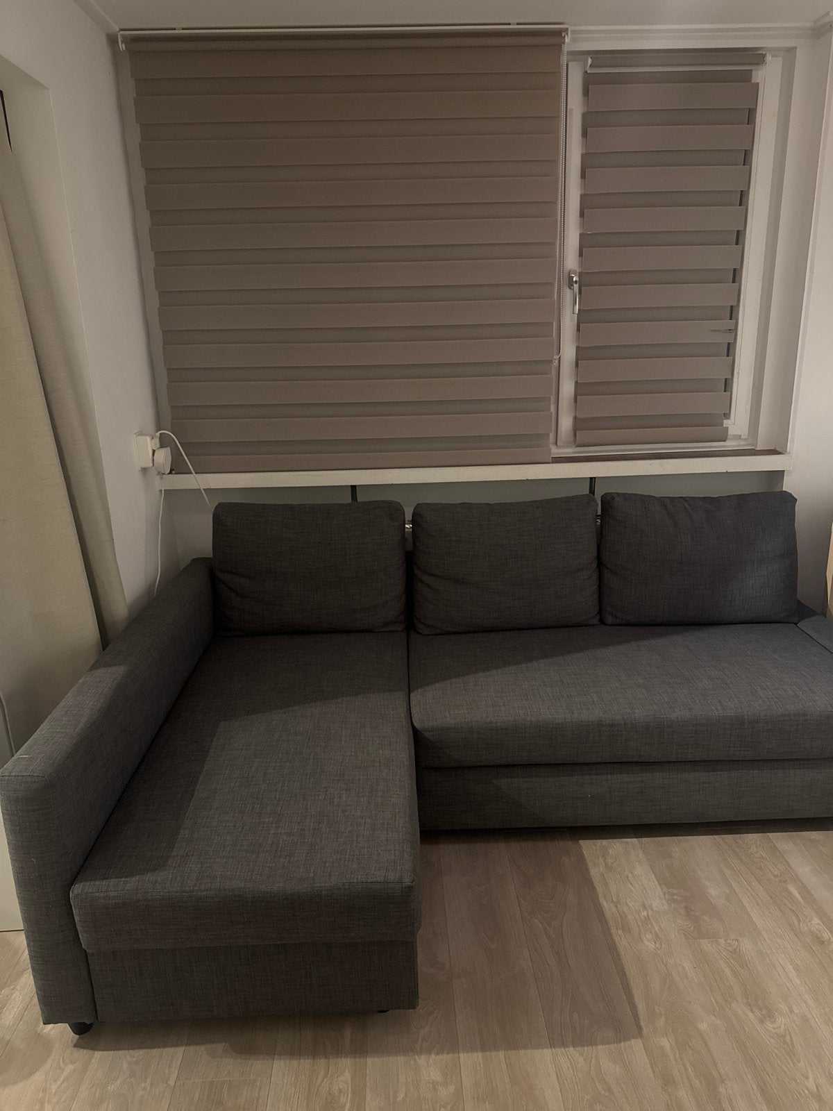 Ikea Friheten Comfortabele grijze hoekbank met slaapfunctie, Huis en Inrichting, Banken | Bankstellen, 250 tot 300 cm, 100 tot 125 cm