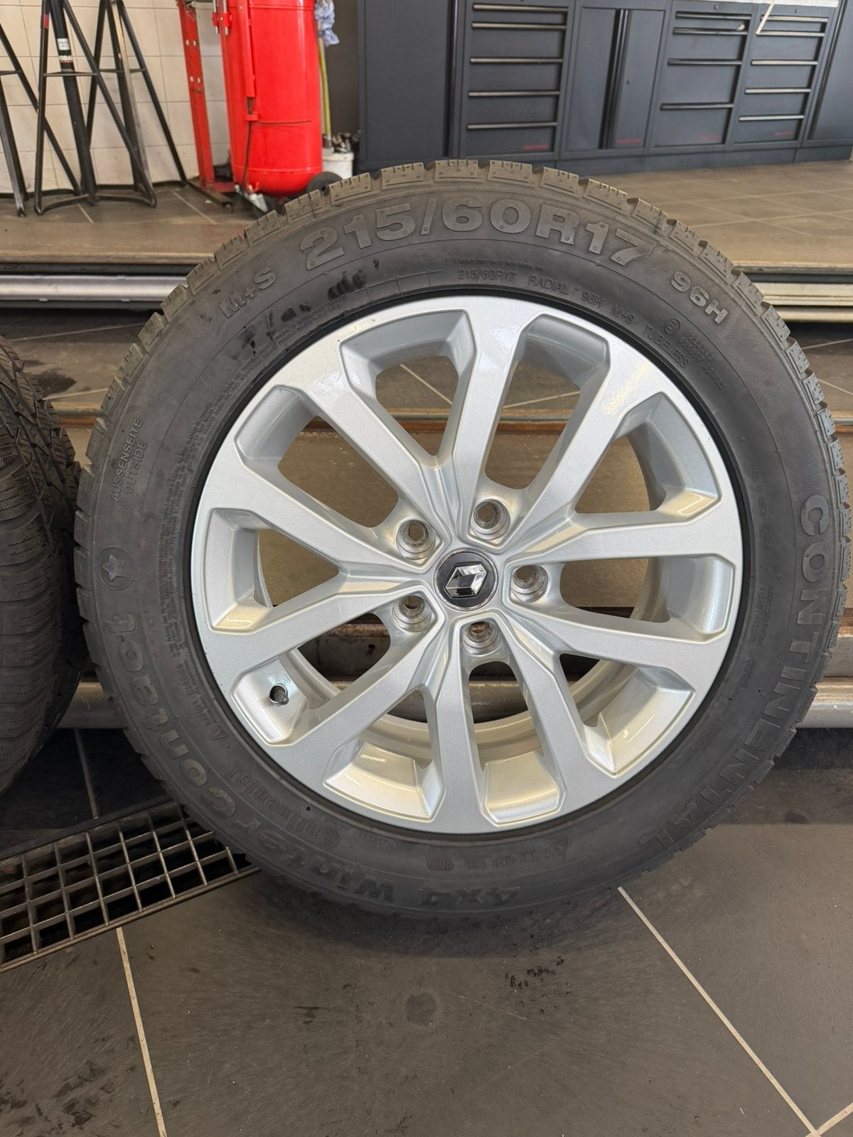 Renault winterset (velgen schadevrij), Auto-onderdelen, Ophalen, Banden en Velgen, 17 inch, Winterbanden