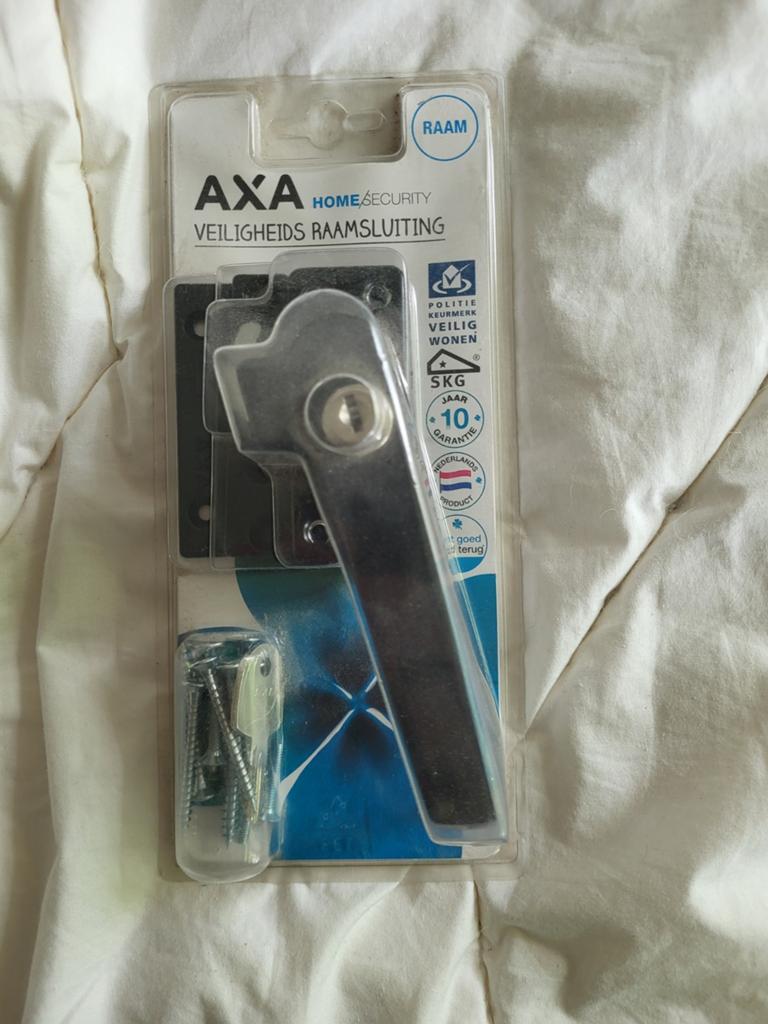 AXA veiligheids raamsluiting zwart (nieuw in doos), Ophalen of Verzenden, Nieuw, Rvs