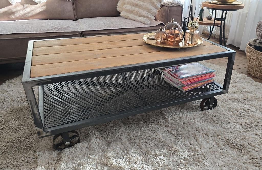 robuuste industriële salontafel, Ophalen, 50 tot 100 cm, Zo goed als nieuw, Minder dan 100 cm
