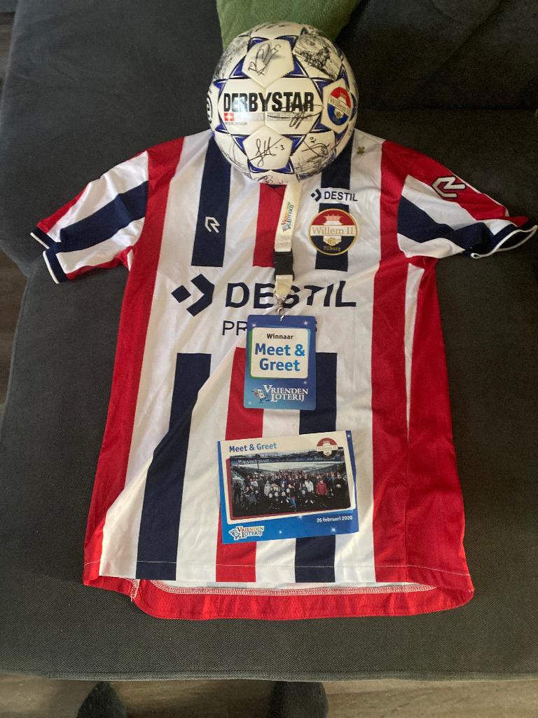 Willem 2 voetbal met originele handtekeningen en nieuw shirt, Verzamelen, Sportartikelen en Voetbal, Ophalen of Verzenden, Nieuw