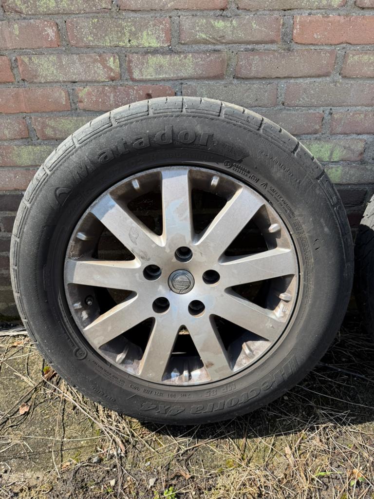 Velgen met banden Chrysler Gr. Voyager - 17 inch, Auto-onderdelen, Gebruikt, Banden en Velgen, 17 inch, Ophalen of Verzenden
