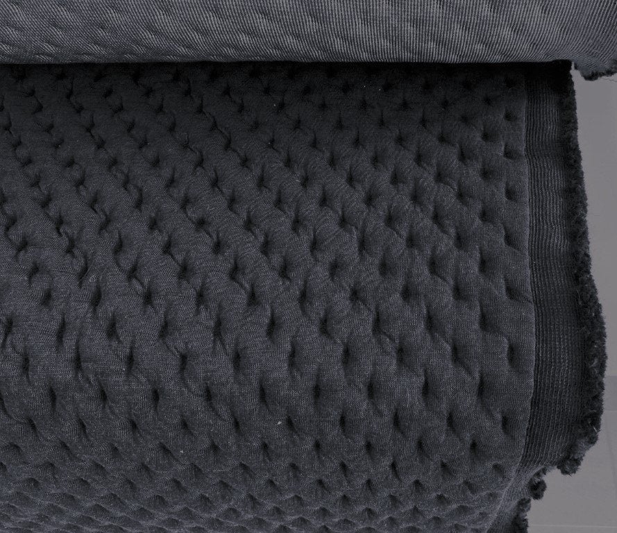Kvadrat Febrik Stitch Caviar; donkergrijs; 3 mtr meubelstof, Hobby en Vrije tijd, Wol, 120 cm of meer, Ophalen of Verzenden, Grijs