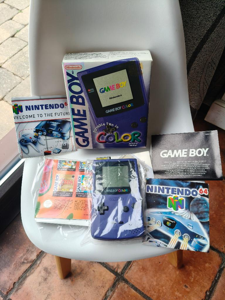 Nintendo Game Boy Color console Purple / als nieuw compleet, Spelcomputers en Games, Spelcomputers | Nintendo Game Boy, Ophalen of Verzenden