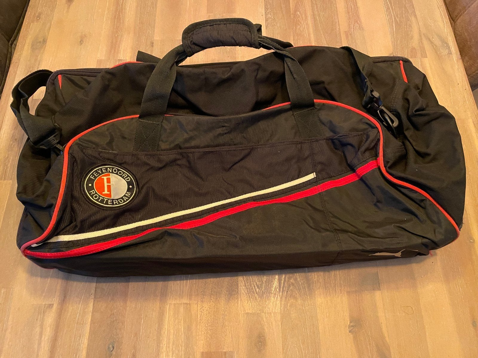 Feyenoord Puma voetbaltas, Sieraden, Tassen en Uiterlijk, Tassen | Sporttassen, Ophalen of Verzenden, Gebruikt